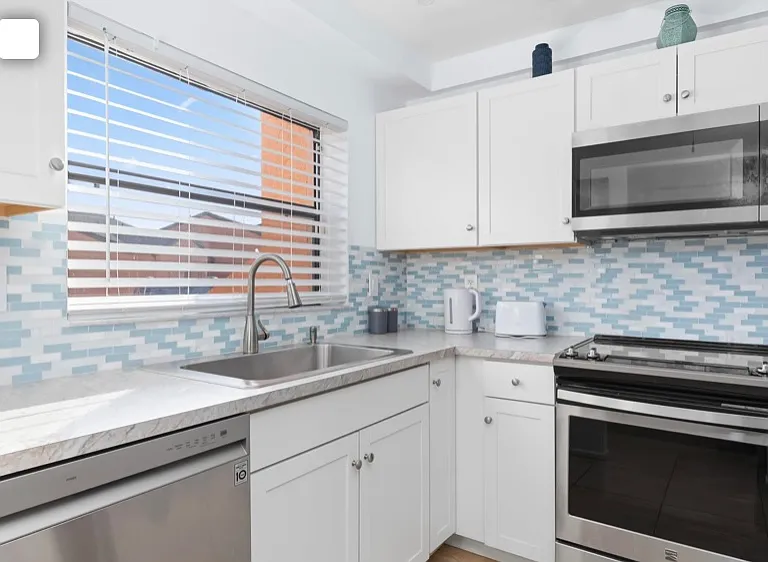 2000 Forrest Nelson Blvd #B6 — Photo 3
