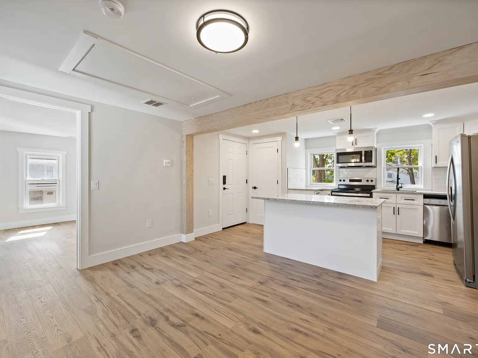 2 bed, 1.0 bath, 710 sqft, $2,350 — Photo 3