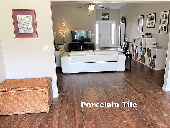 4th image of 468 Sweetwater Way