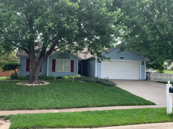 1238 Sandusky Dr, Eudora, KS 66025