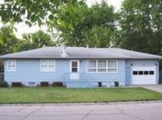 140 Woodland Dr, Forest City, IA 50436