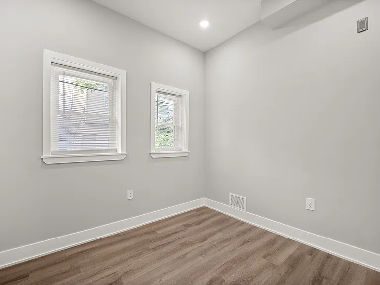 5244 Spruce St #4 — Photo 8