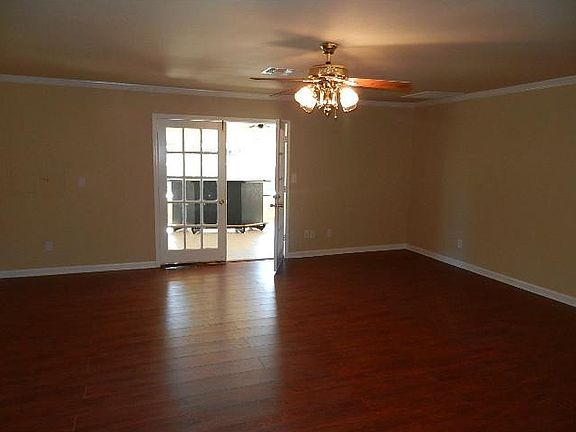 4th image of 204 Wellington Dr