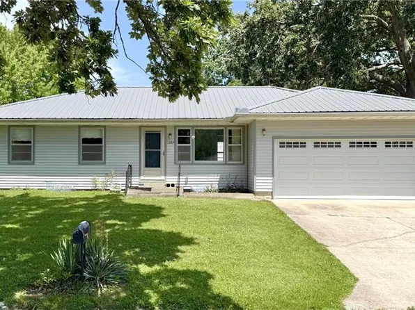 1207 Scott St, Trenton, MO 64683
