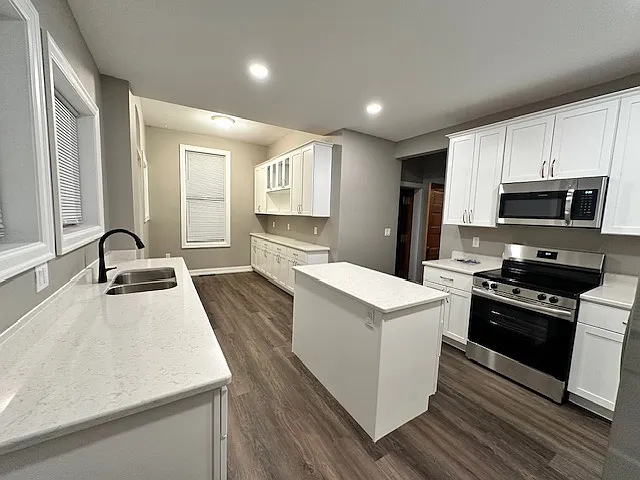 6 bed, 4053 sqft, $6,000 — Photo 3