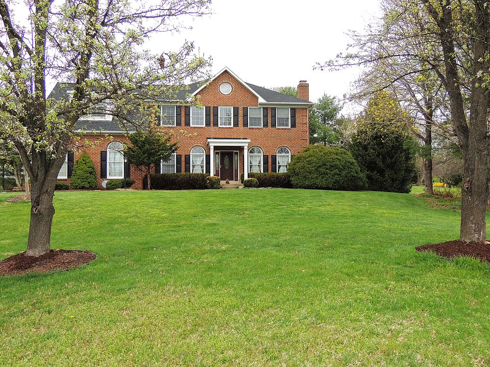 1st image of 17473 Berkshire Dr