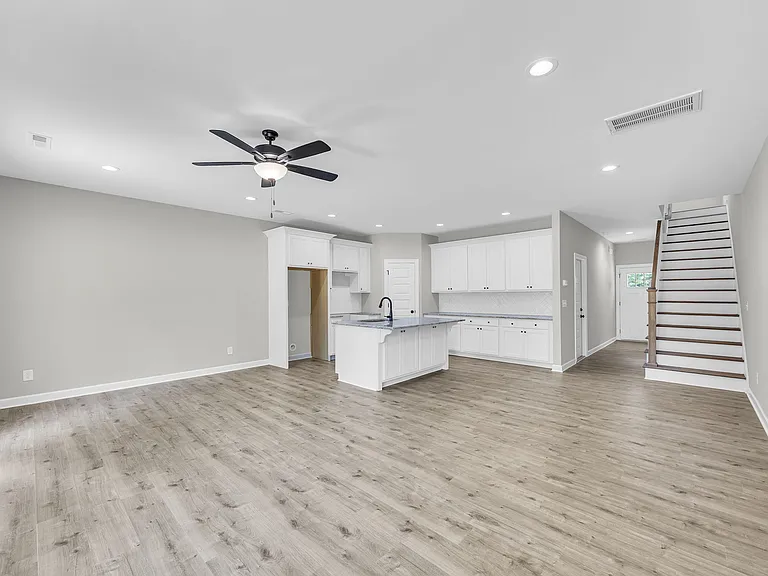 503 B H Parrish Rd — Photo 4