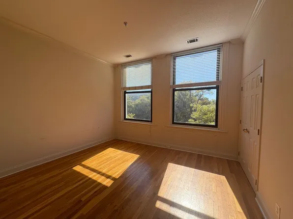 587 Cherry St, Macon, GA