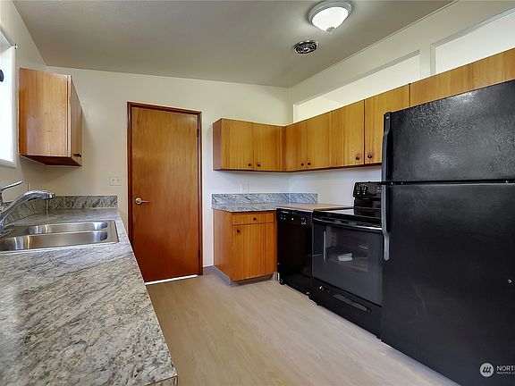 4th image of 1415 111th Street S