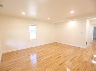 209 Happ Rd, Northfield, IL 60093