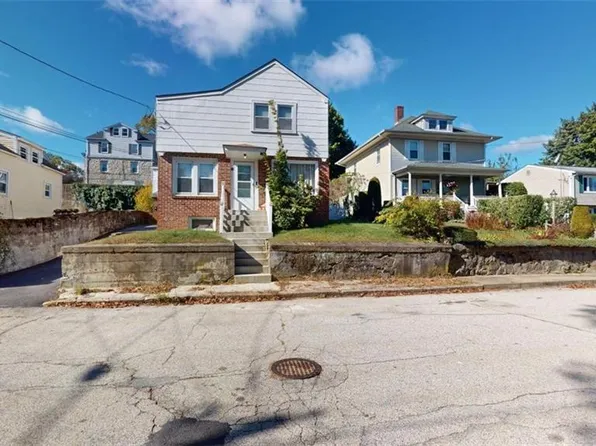 10 Arthur St, West Warwick, RI 02893