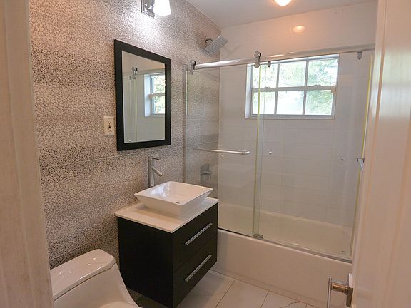 3rd image of 375 Alhambra Place