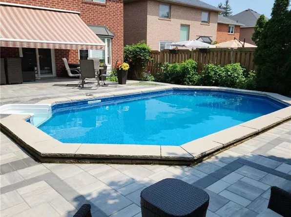 2216 Norfolk Dr, Oakville, ON L6H 6H4
