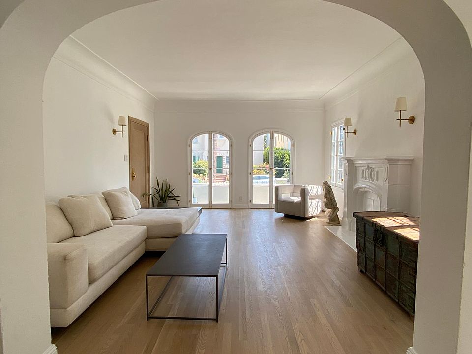 1st image of 425 N Curson Ave #425