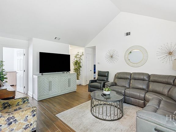 4th image of 126 S Robinhood Drive