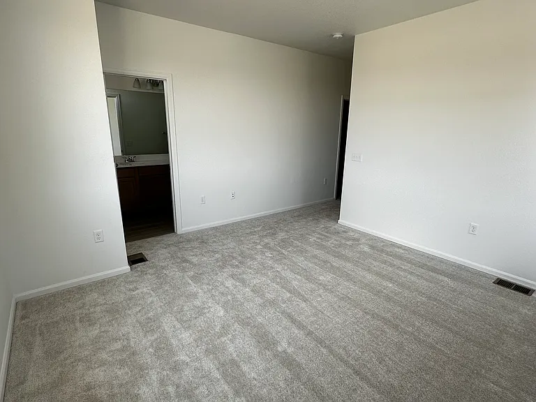 21101 E 67th Ave — Photo 23