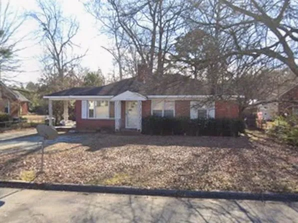 2700 Jefferson Dr, Greenville, NC 27858