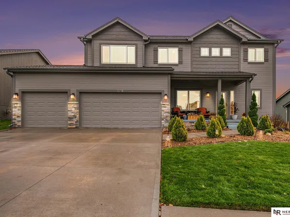 7161 N 164th Avenue Cir, Bennington, NE 68007