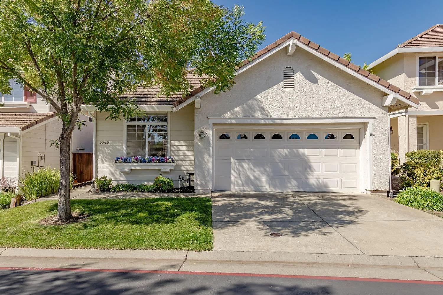 3360 Apollo Cir photo 1