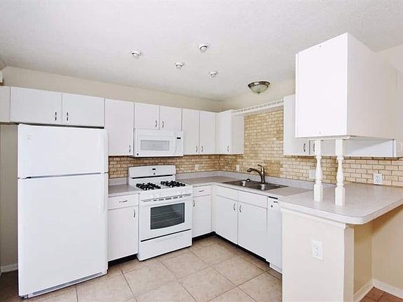 5th image of 340 Windford Ct
