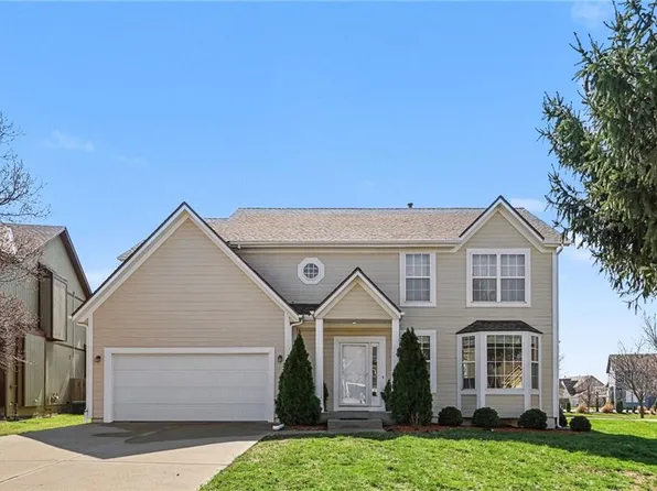 18527 W 153rd Pl, Olathe, KS 66062