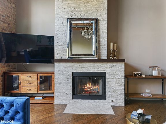 5th image of 2620 N Clybourn Ave APT 103