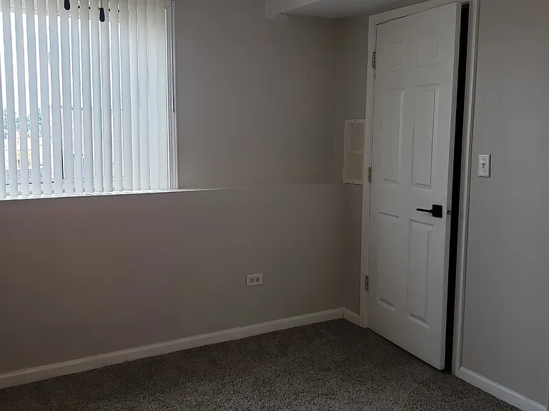 2816 S 50th Ct — Photo 3