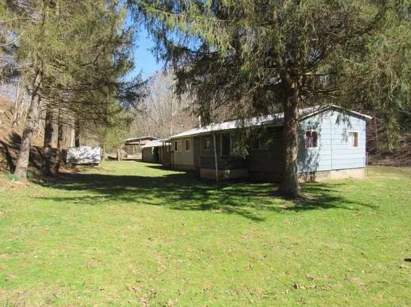 102 Toms Run, Spencer, WV 25276