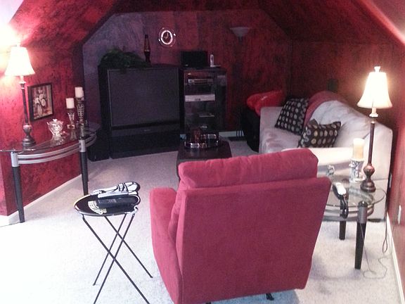 4th image of 8670 Saddlecreek Dr