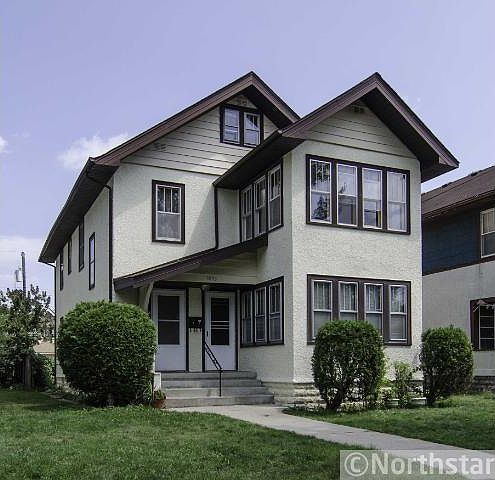 Well maintained Top Unit w/bonus 3rd level