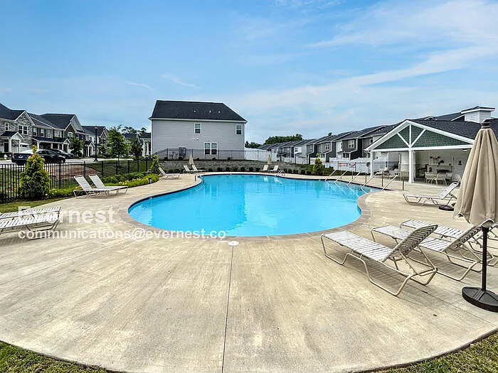 329 Victoria Dr — Photo 19