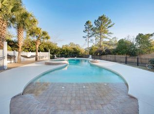 302 E Coleman Dr, Hahira, GA 31632