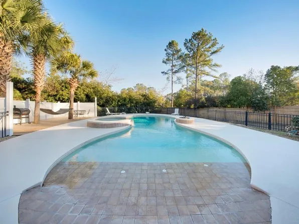 302 E Coleman Dr, Hahira, GA 31632
