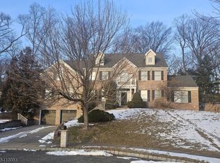 23 Hearthstone Dr, North Haledon Boro, NJ 07508