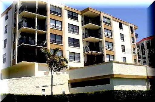 2 bed, 2.0 bath, 890 sqft, $2,700 — Photo 4