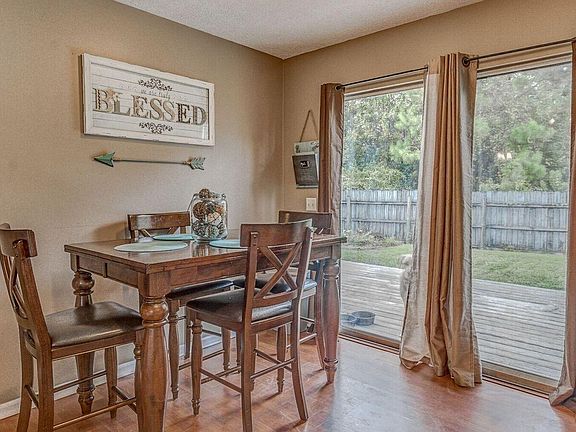 5th image of 7224 Lake Suzzanne Way
