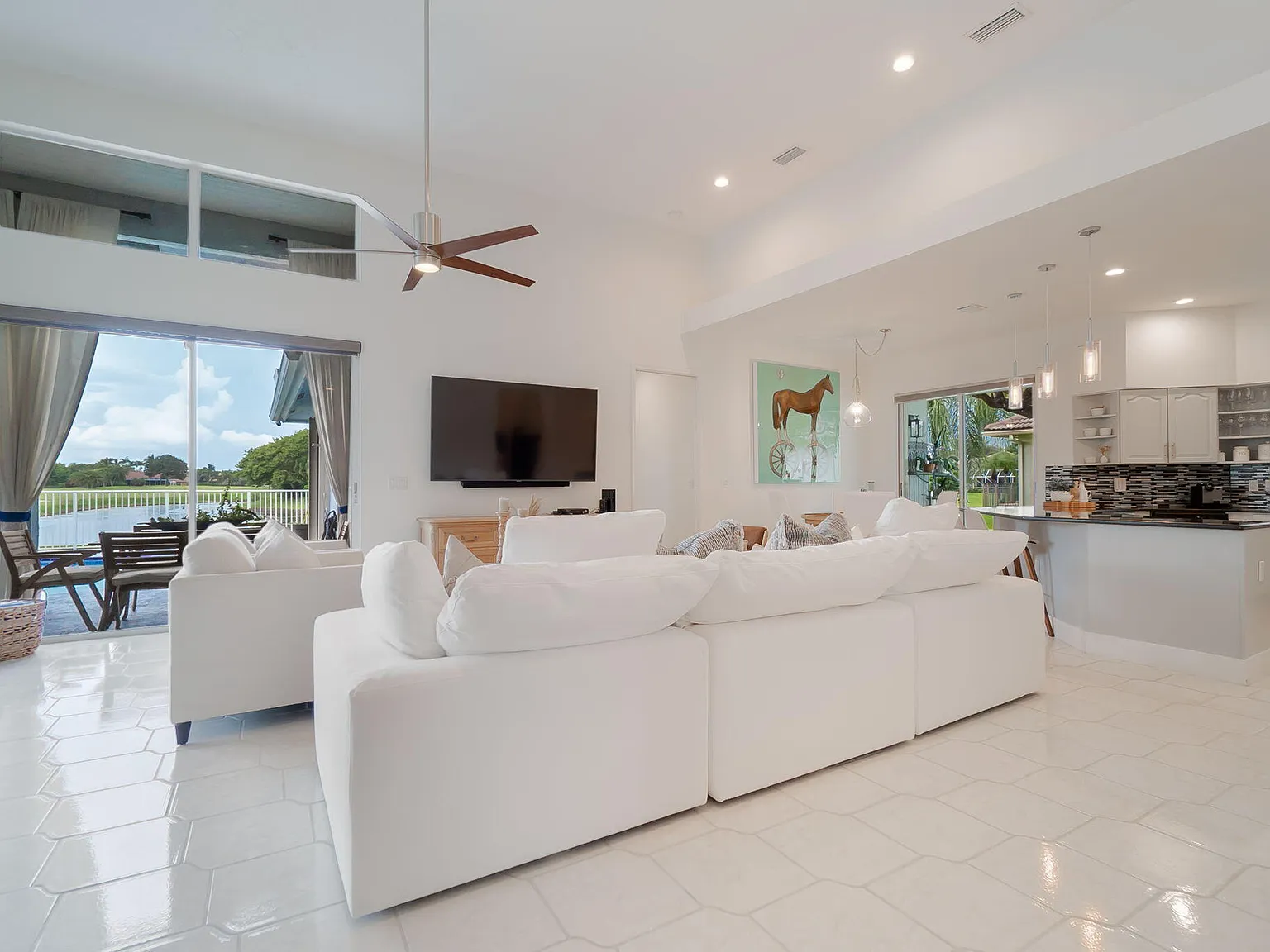 4 bed, 3.0 bath, 2696 sqft, $17,000 — Photo 3