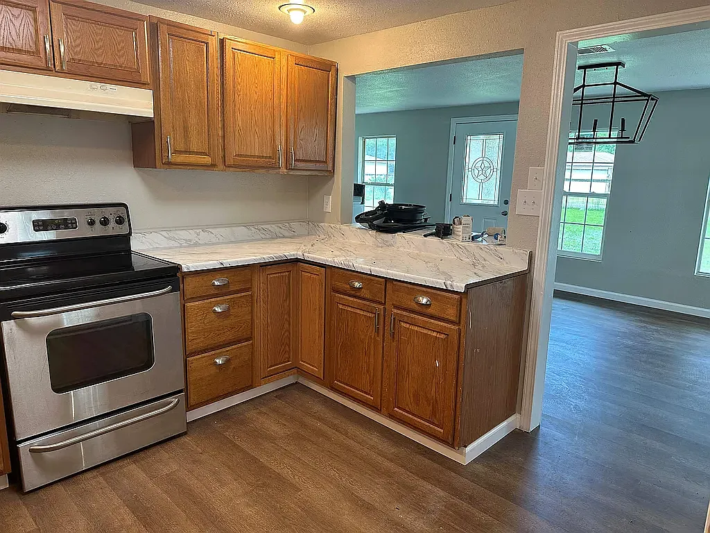 3 bed, 1092 sqft, $1,300 — Photo 4