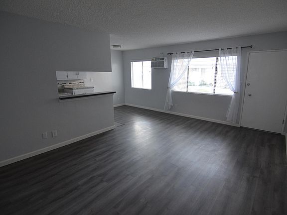 3rd image of 6830 Woodley Ave APT 2