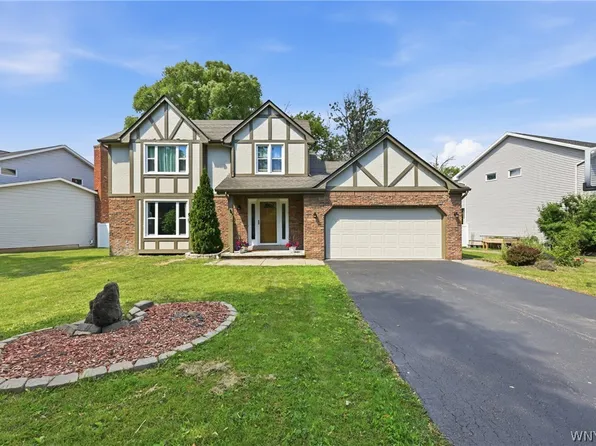 79 Bywater Dr, Getzville, NY 14068