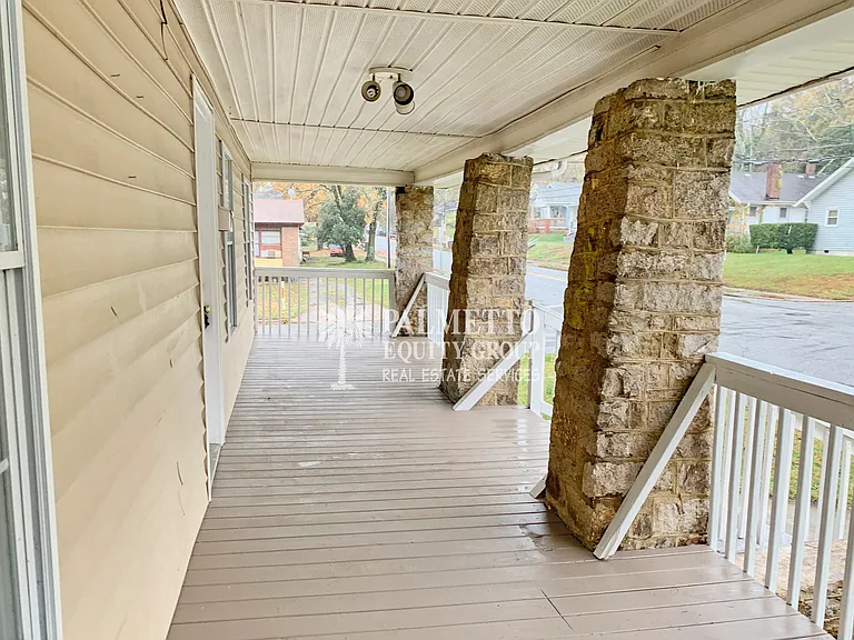 829 Dillard St — Photo 2