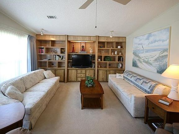 5th image of 815 Seabrooke Dr