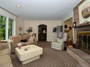 148 Chapel Rd, Manhasset, NY 11030