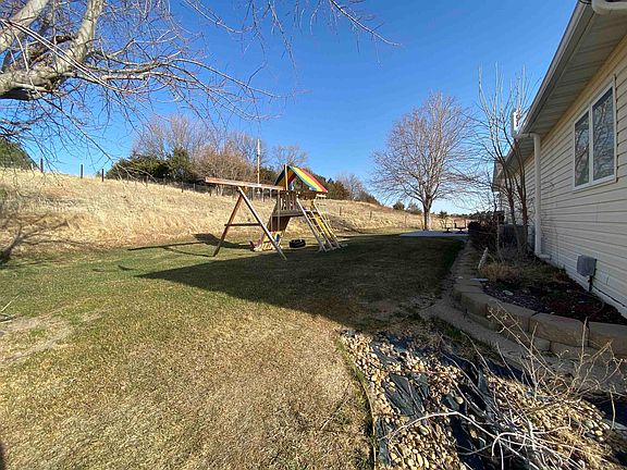 5th image of 6610 James Way Ct