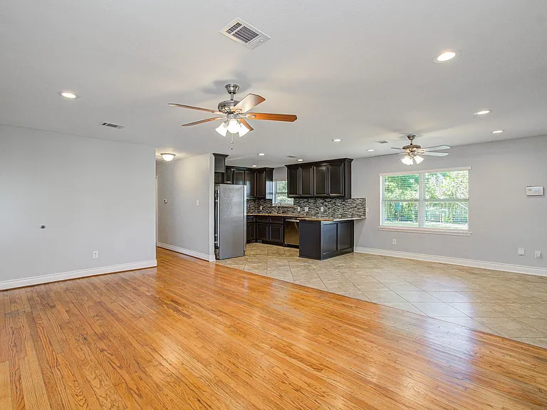 1417 Longhorn Dr — Photo 7
