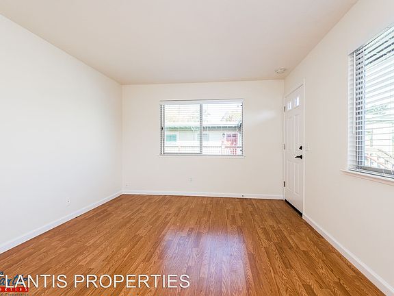 4th image of 985 30th Ave APT 06