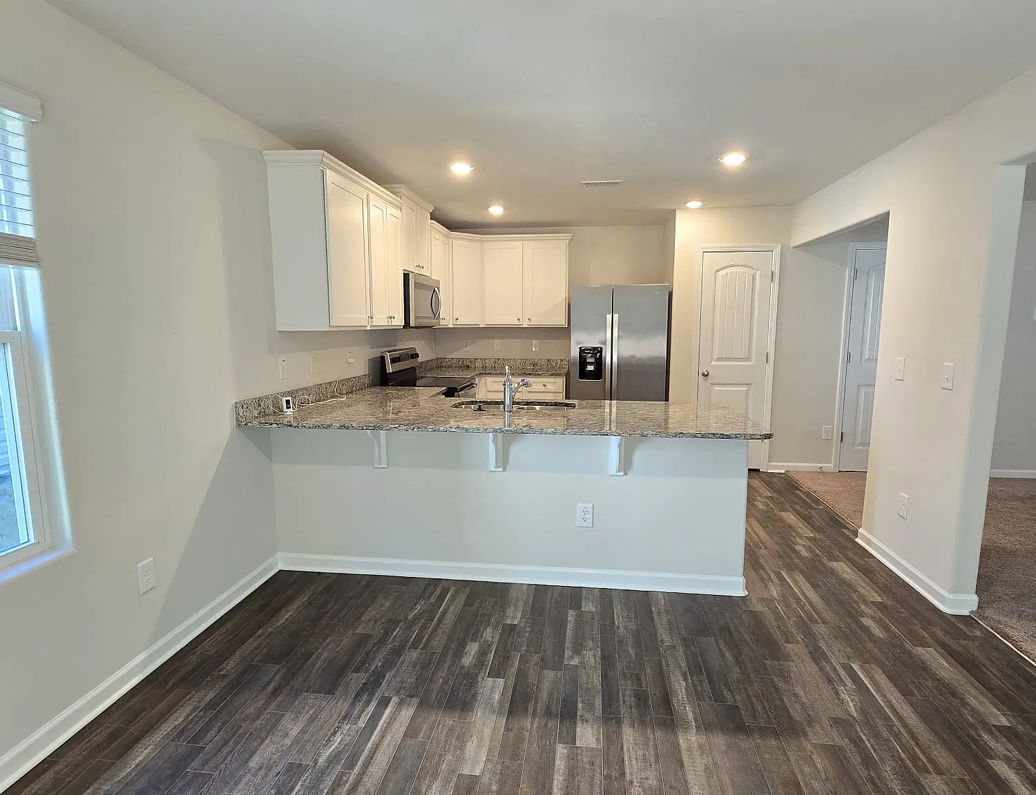 4 bed, 2201 sqft, $1,900 — Photo 3