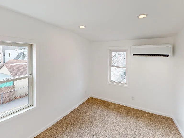 22 Clifton St #1 — Photo 11