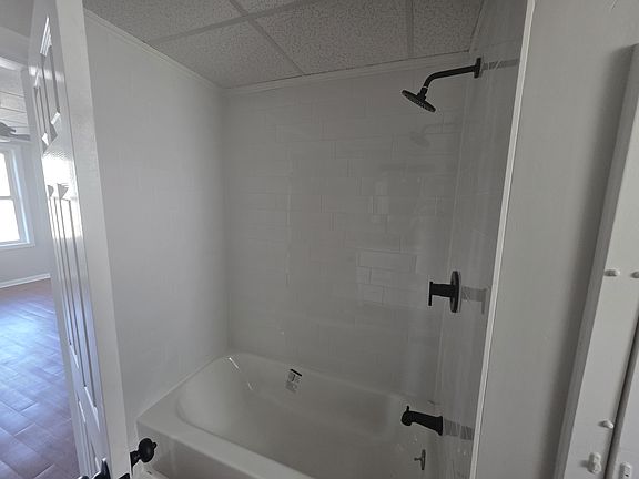 4th image of 71 Stewart St APT 1