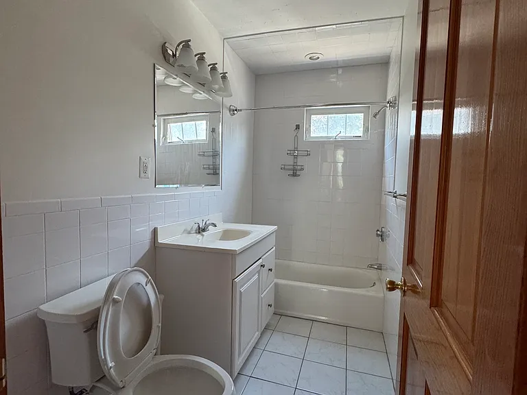 89 Mount Auburn St #A — Photo 2